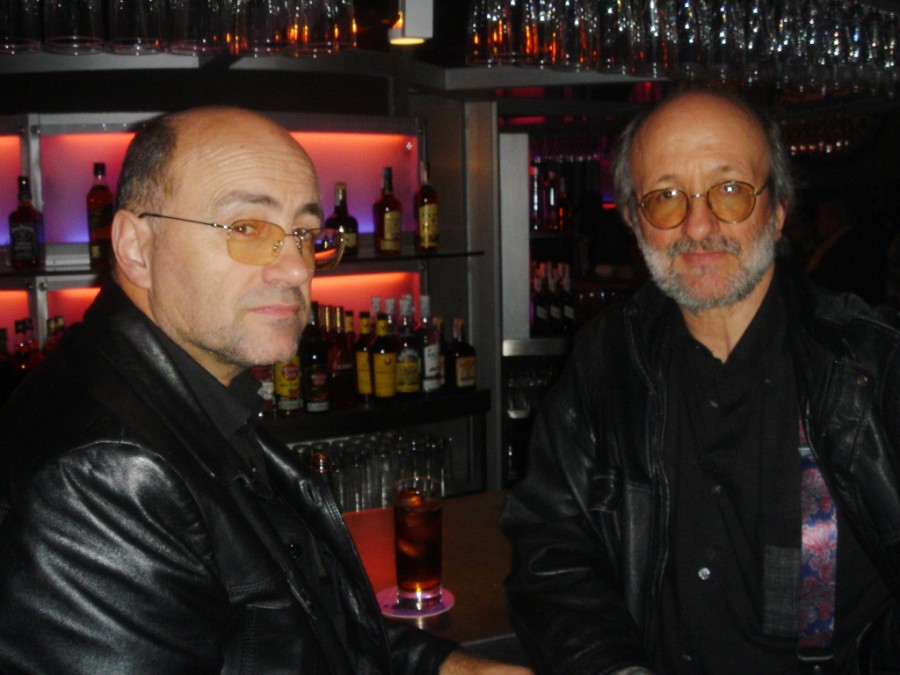 Giving us a "mafia" look... Antonio Domnguez, bass & Fernando Sobrino, piano.