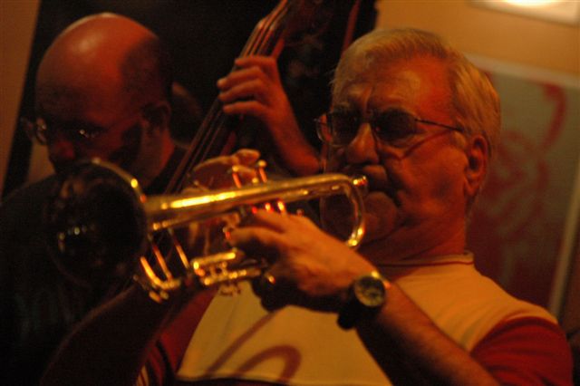 Photo by Luis Checa.  Pepe, on the trumpet, & Antonio on contrabass.